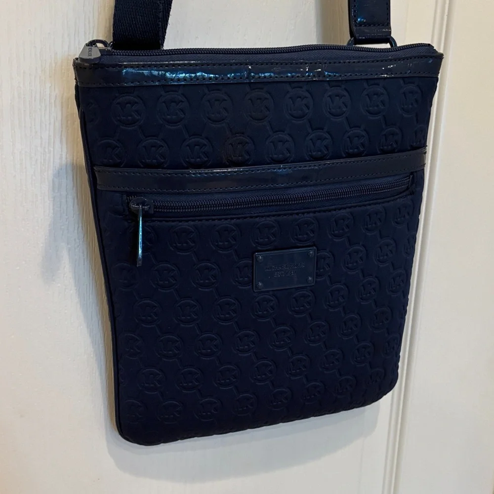 Michael Kors Dark Blue Messenger Bag‎ crossbody purse